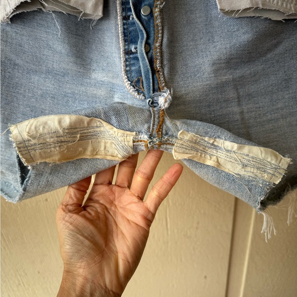 Vintage Levi’s 501 selvedge jean shorts Tag 28 Fit 24 - Picture 8 of 9
